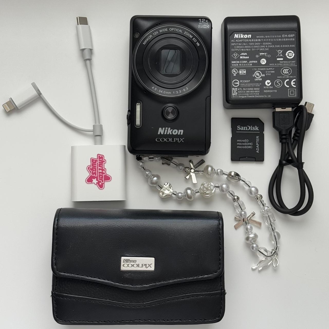 Pre-Owend NIK ON Coolpix S8100 Digital Camera Bundle