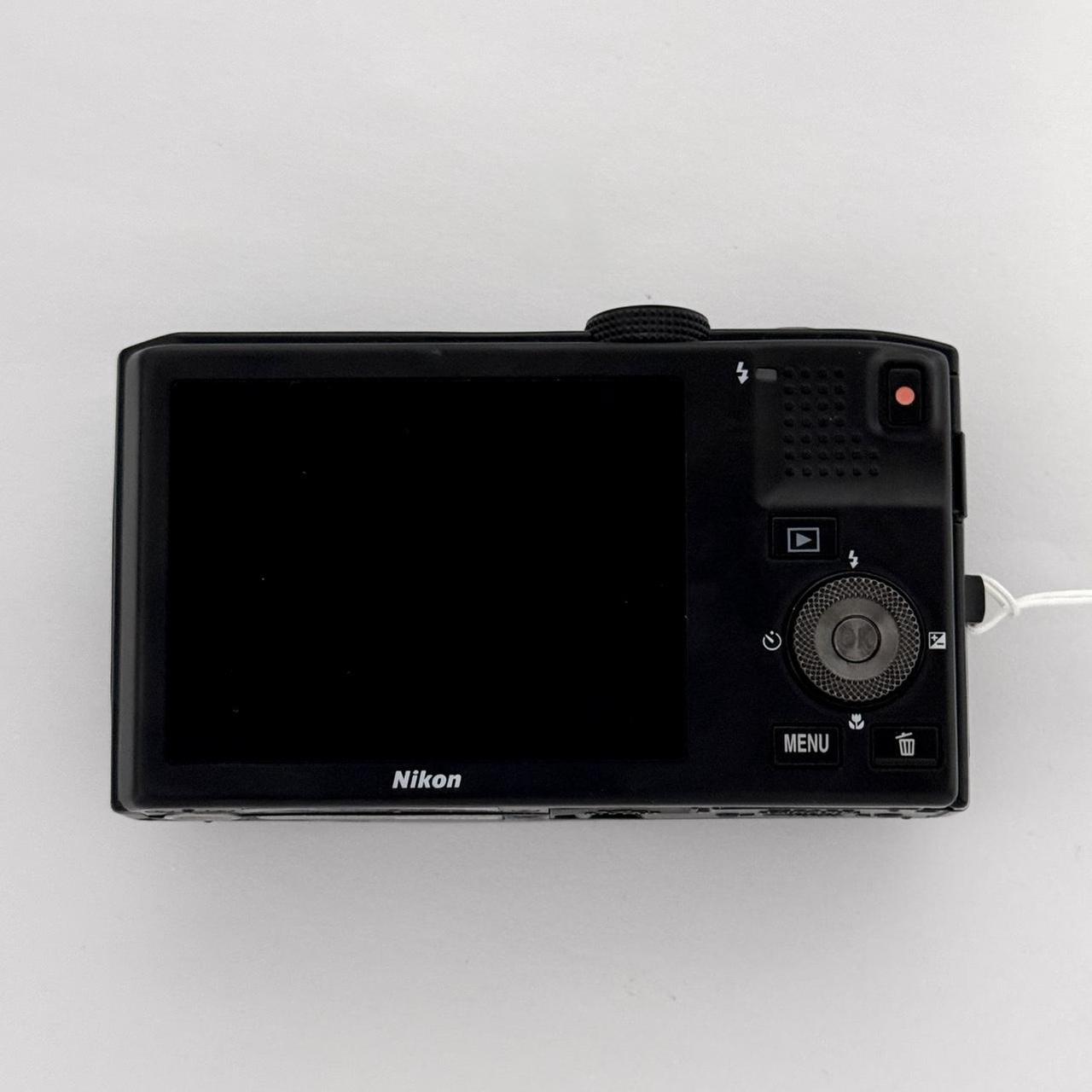 Pre-Owend NIK ON Coolpix S8100 Digital Camera Bundle