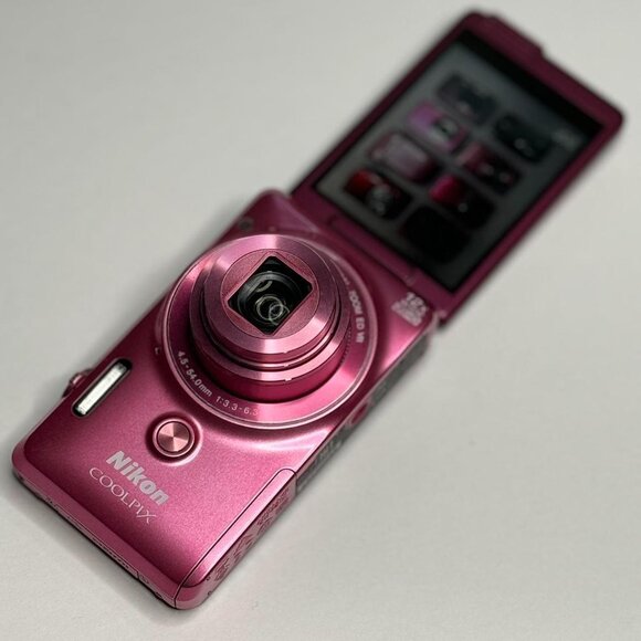 Pre-Owend NIK ON Coolpix S6900 Pink Digital Camera Bundle Pre-Owned RARE Hot Pink Digicam