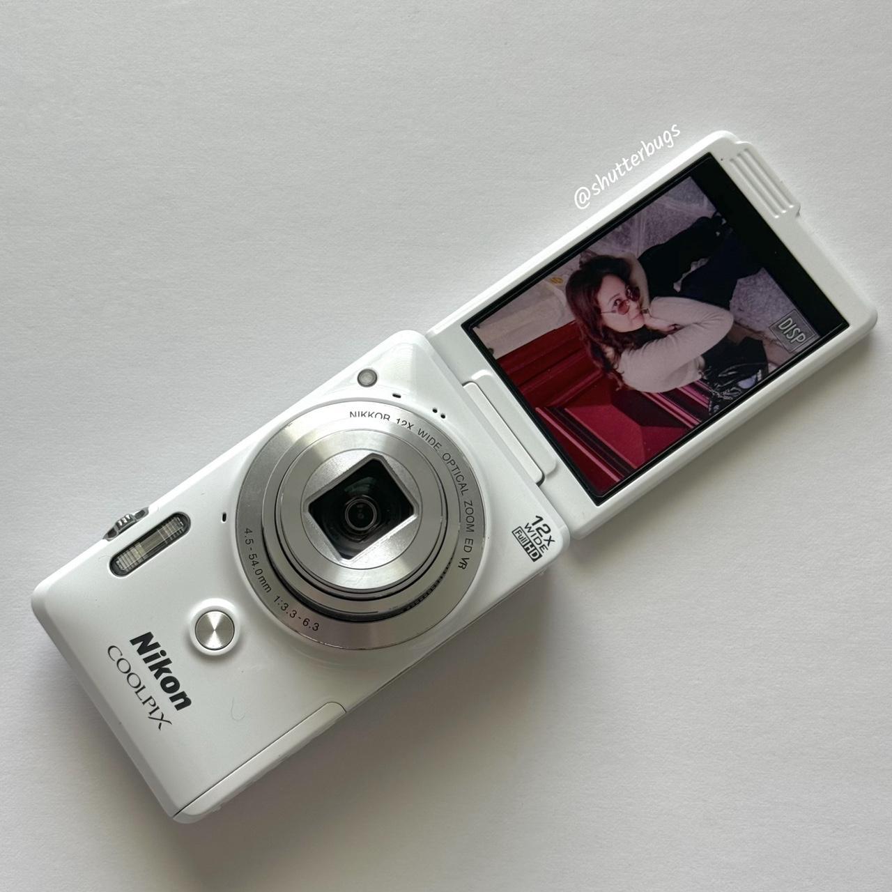 Pre-Owend NIK ON Coolpix S6900 Digital Camera Bundle  RARE Glossy White Digicam